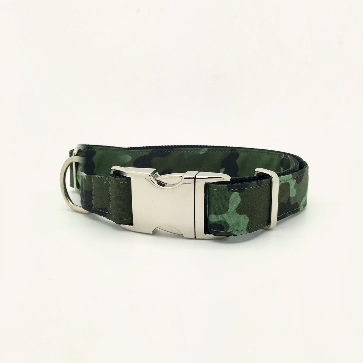 Green camouflage dog collar with metal side-release buckle and welded D-ring